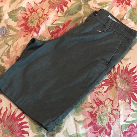VOLCOM Size 30 Skate Surf Shorts Pockets Bermuda Length Deep Gray $48 NEW - Picture 12 of 13